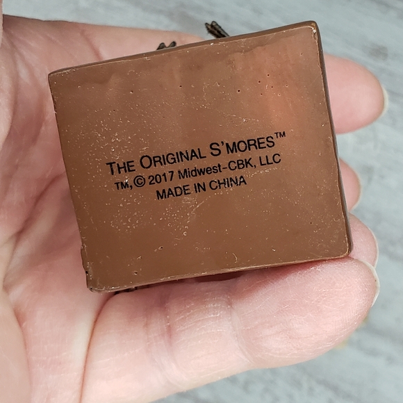 The Original S'mores Delaware Ornament - Picture 6 of 6